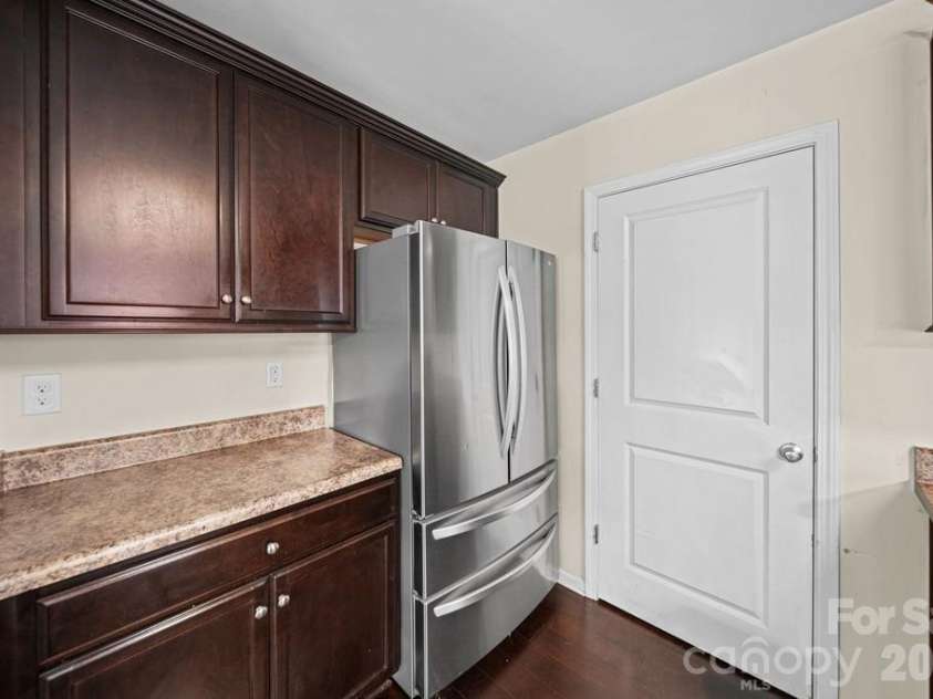 9539 Kendall Drive, Charlotte, NC 28214.  MLS# CAR4395420, YatesRealty ID 32253. 