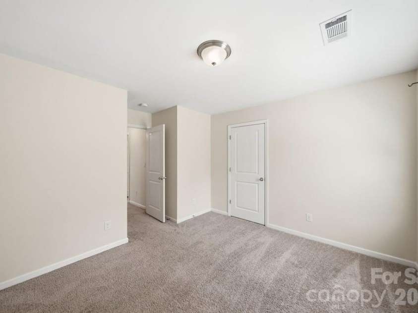 9539 Kendall Drive, Charlotte, NC 28214.  MLS# CAR4395420, YatesRealty ID 32253. 