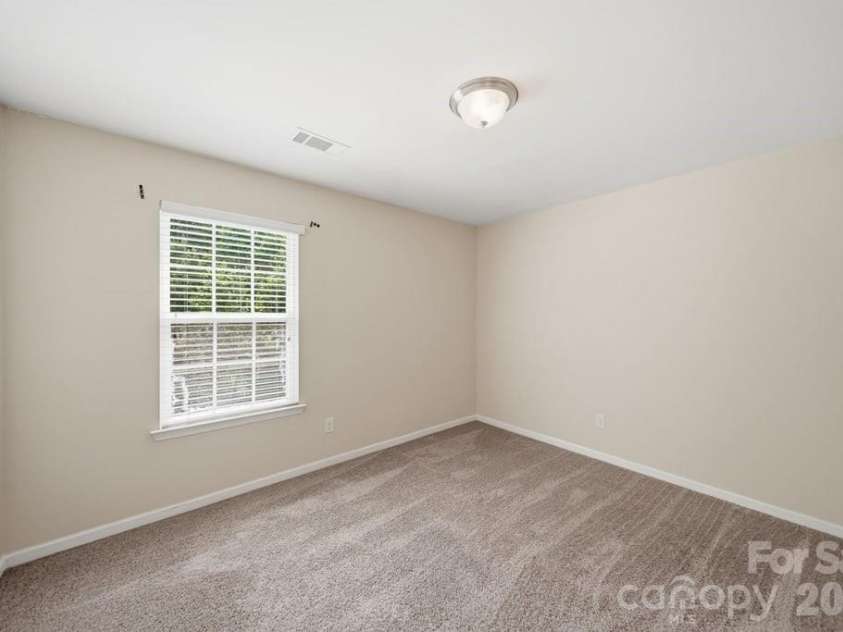 9539 Kendall Drive, Charlotte, NC 28214.  MLS# CAR4395420, YatesRealty ID 32253. 