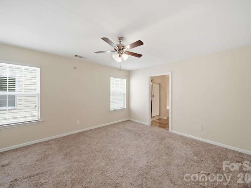 9539 Kendall Drive, Charlotte, NC 28214.  MLS# CAR4395420, YatesRealty ID 32253. 