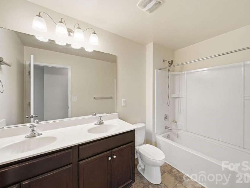 9539 Kendall Drive, Charlotte, NC 28214.  MLS# CAR4395420, YatesRealty ID 32253. 
