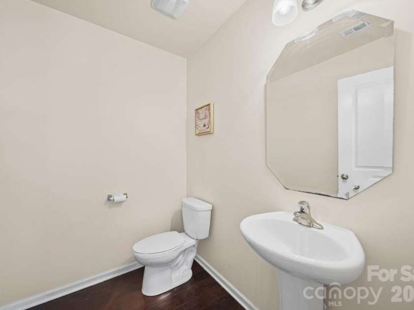 9539 Kendall Drive, Charlotte, NC 28214.  MLS# CAR4395420, YatesRealty ID 32253. 