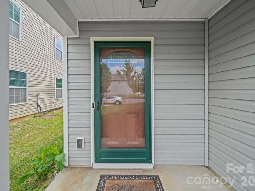 9539 Kendall Drive, Charlotte, NC 28214.  MLS# CAR4395420, YatesRealty ID 32253. Front Door