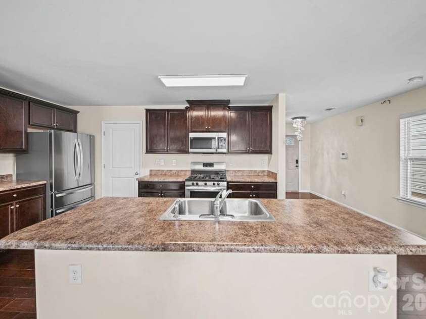 9539 Kendall Drive, Charlotte, NC 28214.  MLS# CAR4395420, YatesRealty ID 32253. Kitchen