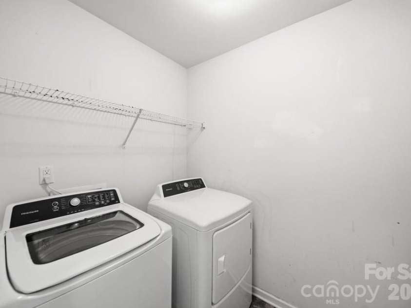 9539 Kendall Drive, Charlotte, NC 28214.  MLS# CAR4395420, YatesRealty ID 32253. Laundry Room
