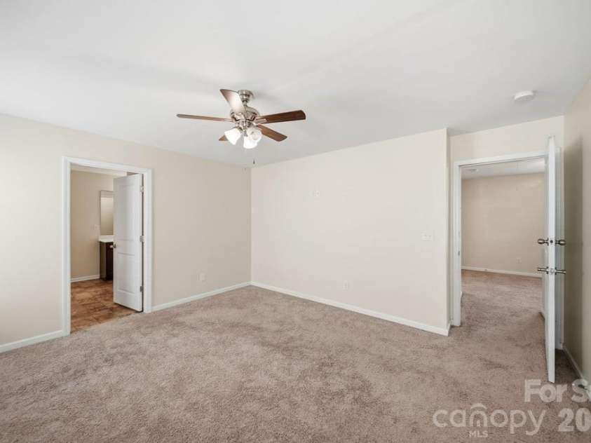 9539 Kendall Drive, Charlotte, NC 28214.  MLS# CAR4395420, YatesRealty ID 32253. Primary Bedroom