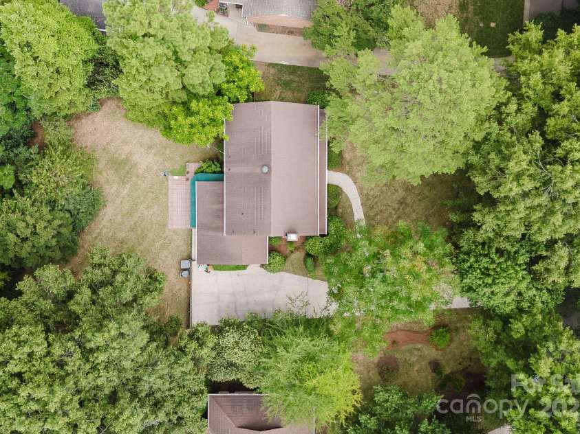 1224 Brockton Lane, Charlotte, NC 28226.  MLS# CAR4287728, YatesRealty ID 32254. 