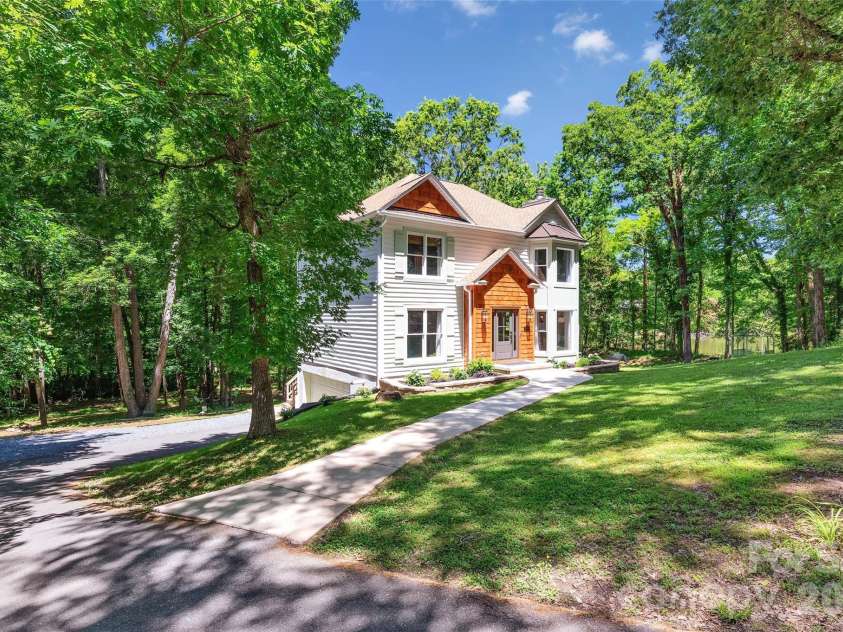 1433 Lurecliff Place, Fort Mill, SC 29708.  MLS# CAR4389425, YatesRealty ID 32254. 