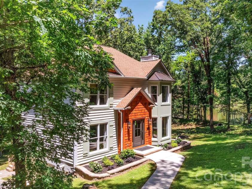 1433 Lurecliff Place, Fort Mill, SC 29708.  MLS# CAR4389425, YatesRealty ID 32254. 
