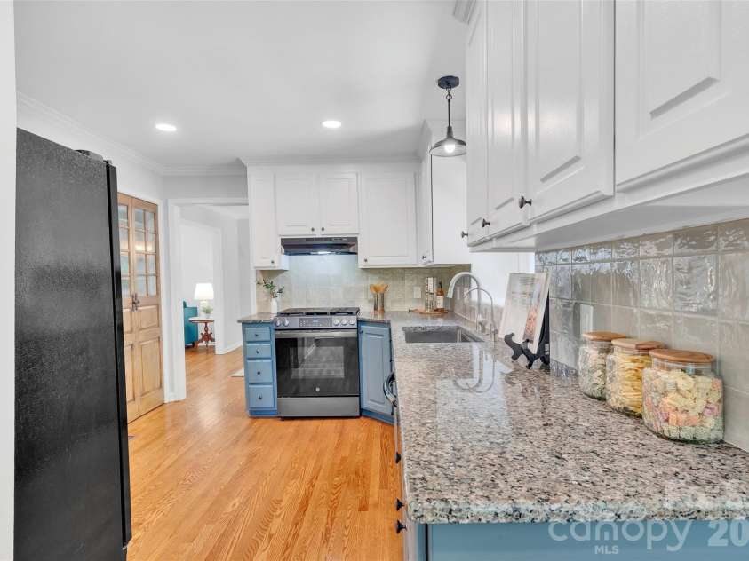 1433 Lurecliff Place, Fort Mill, SC 29708.  MLS# CAR4389425, YatesRealty ID 32254. 
