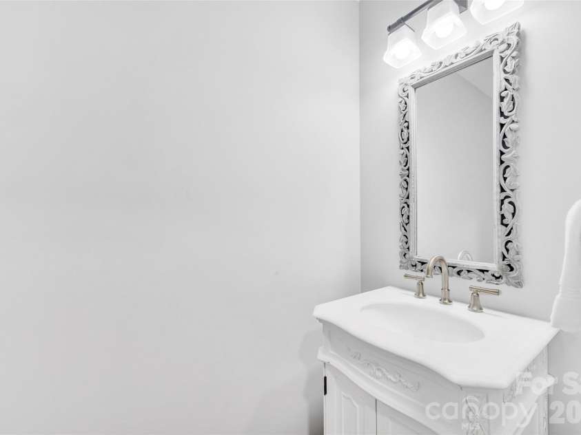 1433 Lurecliff Place, Fort Mill, SC 29708.  MLS# CAR4389425, YatesRealty ID 32254. 