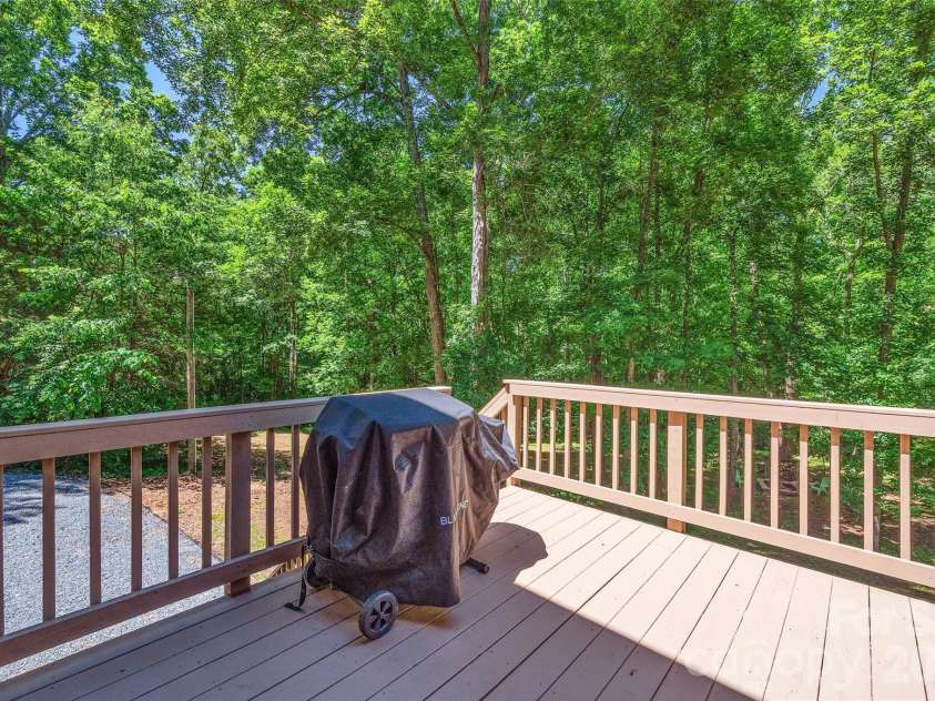 1433 Lurecliff Place, Fort Mill, SC 29708.  MLS# CAR4389425, YatesRealty ID 32254. 