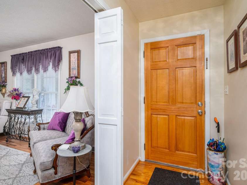 818 Hill Street, Shelby, NC 28152.  MLS# CAR4396242, YatesRealty ID 32255. 