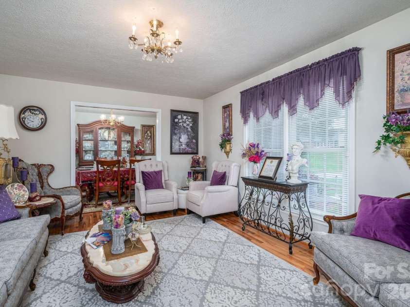 818 Hill Street, Shelby, NC 28152.  MLS# CAR4396242, YatesRealty ID 32255. 