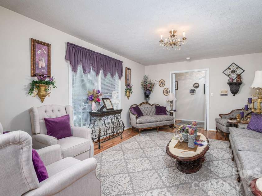 818 Hill Street, Shelby, NC 28152.  MLS# CAR4396242, YatesRealty ID 32255. 