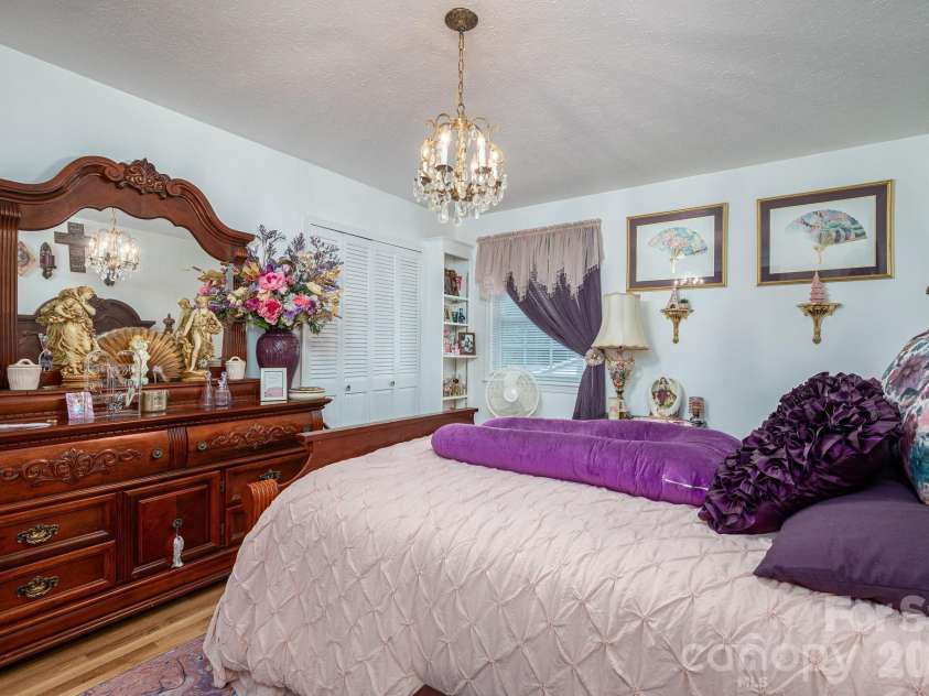 818 Hill Street, Shelby, NC 28152.  MLS# CAR4396242, YatesRealty ID 32255. 