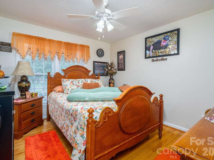 818 Hill Street, Shelby, NC 28152.  MLS# CAR4396242, YatesRealty ID 32255. 