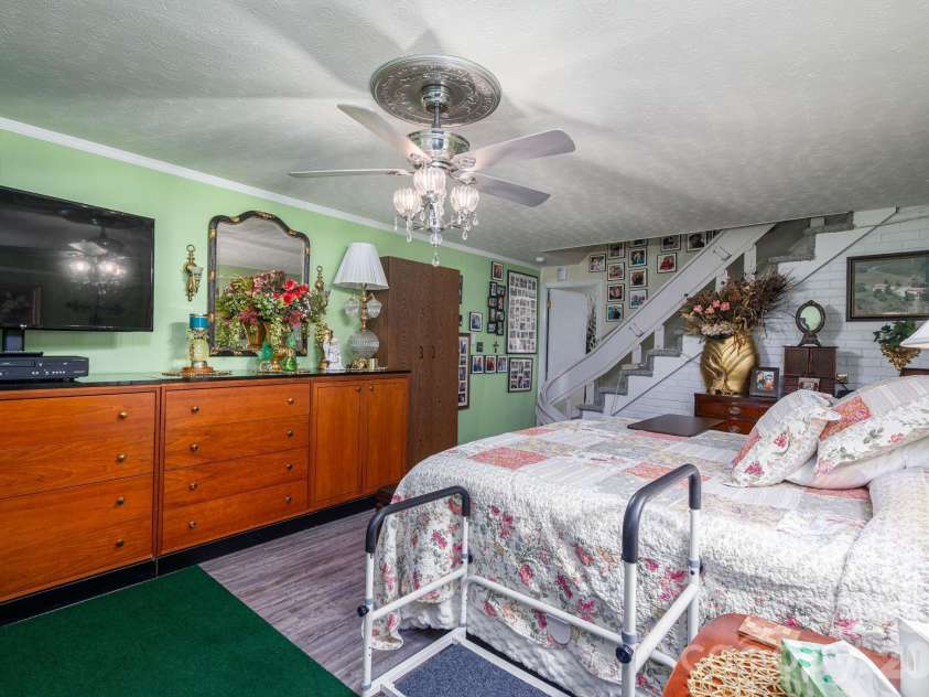 818 Hill Street, Shelby, NC 28152.  MLS# CAR4396242, YatesRealty ID 32255. 