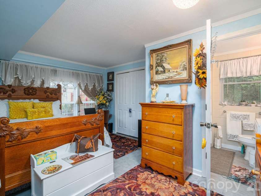 818 Hill Street, Shelby, NC 28152.  MLS# CAR4396242, YatesRealty ID 32255. 