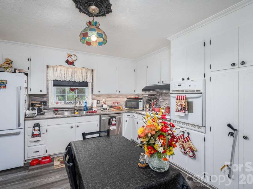 818 Hill Street, Shelby, NC 28152.  MLS# CAR4396242, YatesRealty ID 32255. 