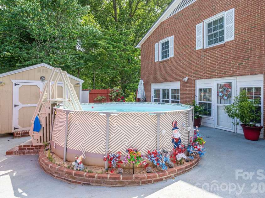 818 Hill Street, Shelby, NC 28152.  MLS# CAR4396242, YatesRealty ID 32255. 
