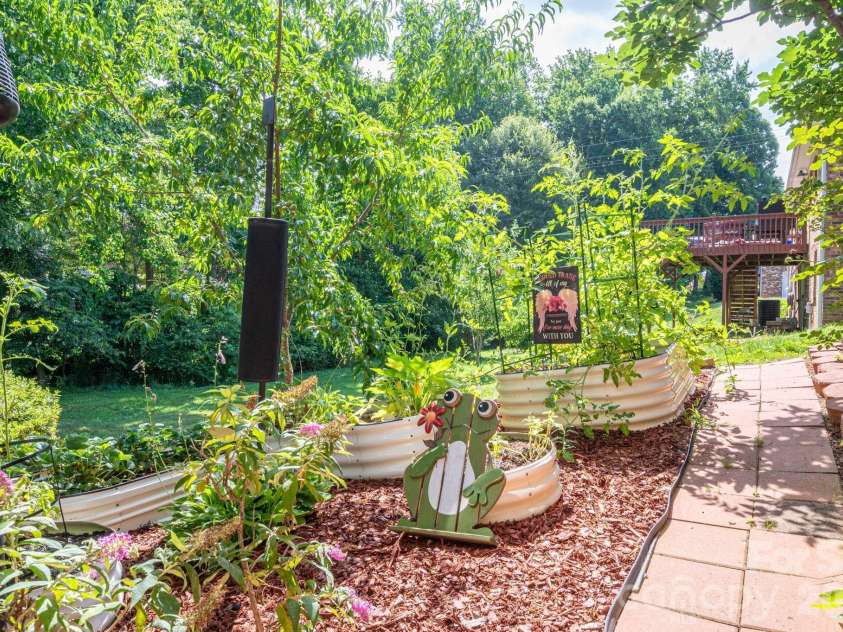 818 Hill Street, Shelby, NC 28152.  MLS# CAR4396242, YatesRealty ID 32255. 