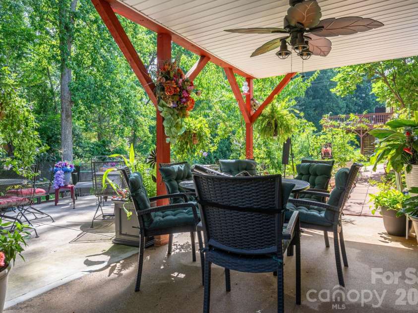 818 Hill Street, Shelby, NC 28152.  MLS# CAR4396242, YatesRealty ID 32255. 