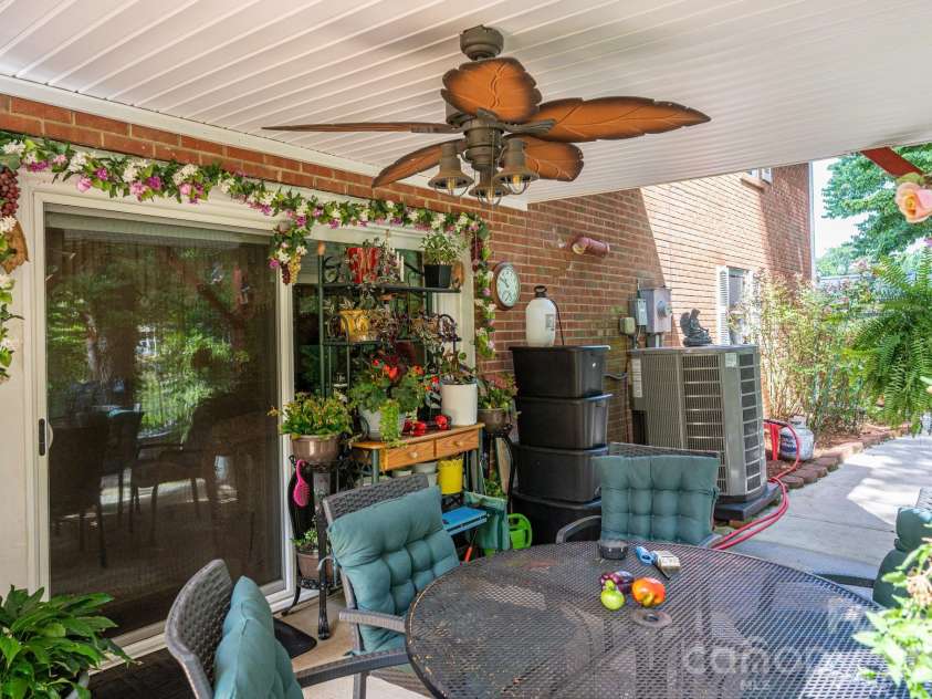 818 Hill Street, Shelby, NC 28152.  MLS# CAR4396242, YatesRealty ID 32255. 