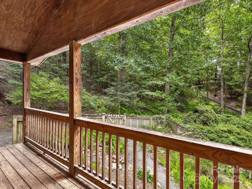 18 Wild Violet Lane, Arden, NC 28704.  MLS# CAR4284838, YatesRealty ID 32256. 