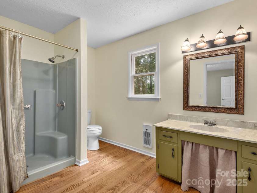 18 Wild Violet Lane, Arden, NC 28704.  MLS# CAR4284838, YatesRealty ID 32256. 