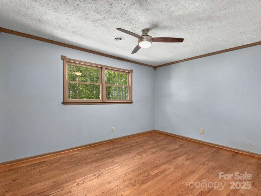 18 Wild Violet Lane, Arden, NC 28704.  MLS# CAR4284838, YatesRealty ID 32256. 