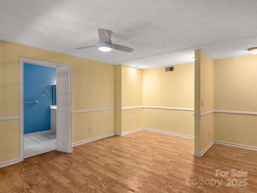 18 Wild Violet Lane, Arden, NC 28704.  MLS# CAR4284838, YatesRealty ID 32256. 