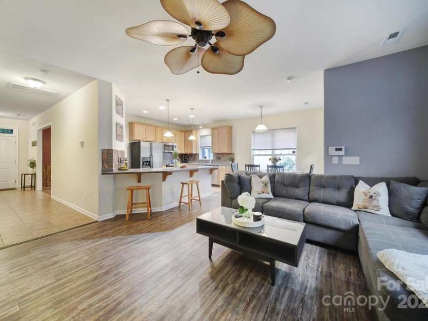 1917 Stroud Park Court, Charlotte, NC 28206.  MLS# CAR4289831, YatesRealty ID 32257. 