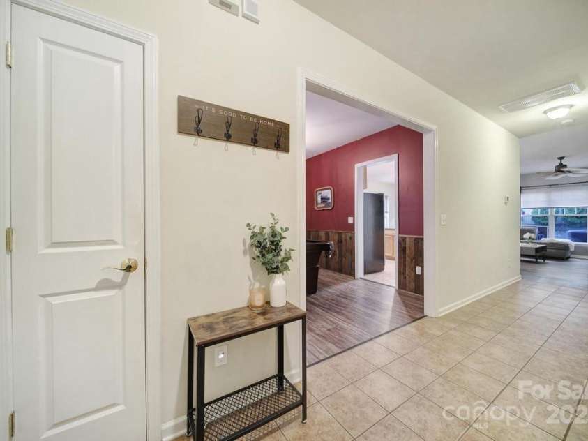 1917 Stroud Park Court, Charlotte, NC 28206.  MLS# CAR4289831, YatesRealty ID 32257. 