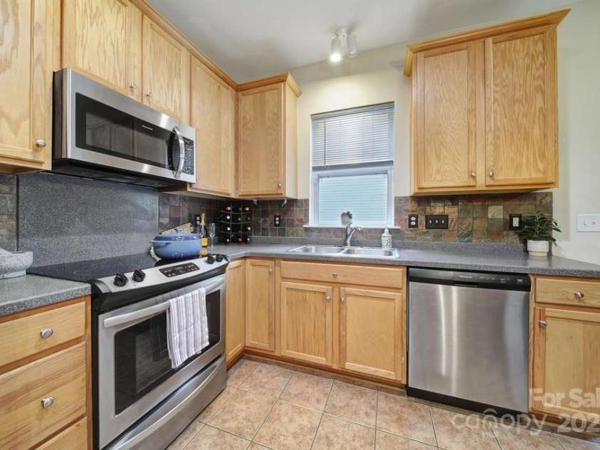 1917 Stroud Park Court, Charlotte, NC 28206.  MLS# CAR4289831, YatesRealty ID 32257. 