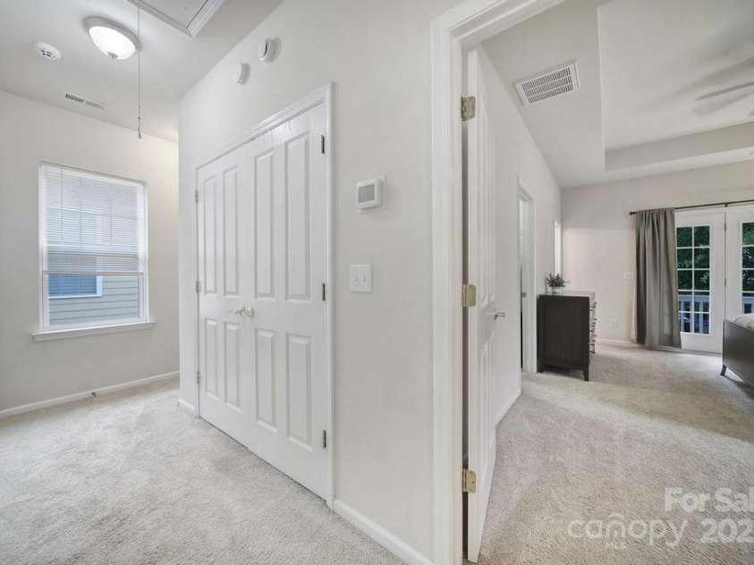 1917 Stroud Park Court, Charlotte, NC 28206.  MLS# CAR4289831, YatesRealty ID 32257. 