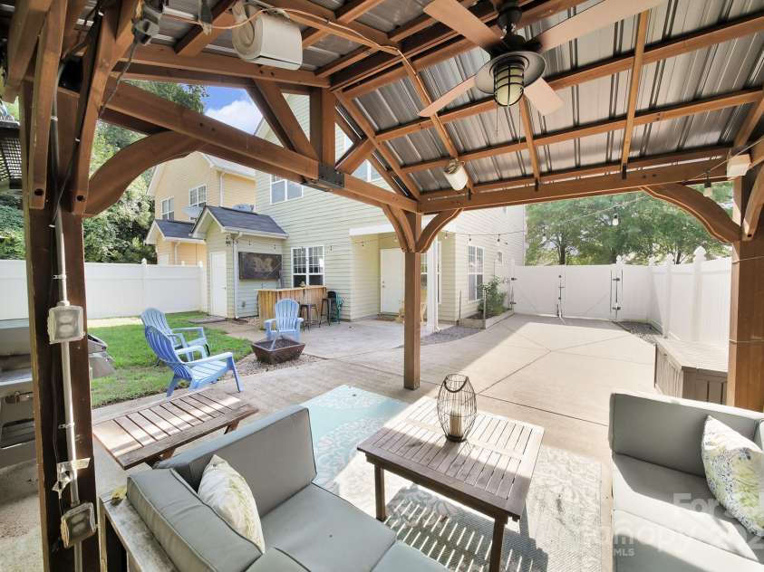 1917 Stroud Park Court, Charlotte, NC 28206.  MLS# CAR4289831, YatesRealty ID 32257. 