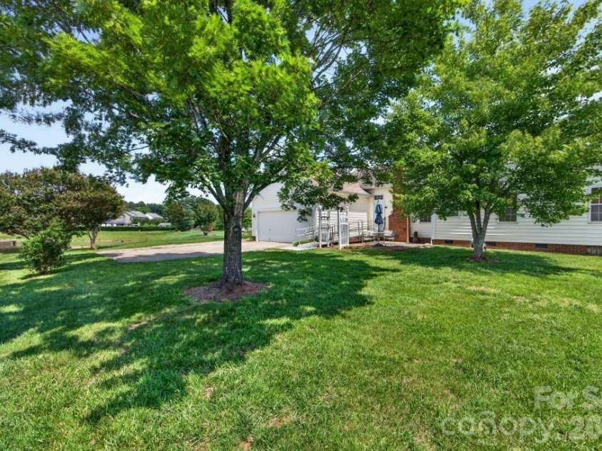7716 Conifer Circle, Indian Trail, NC 28079.  MLS# CAR4389738, YatesRealty ID 32257. 