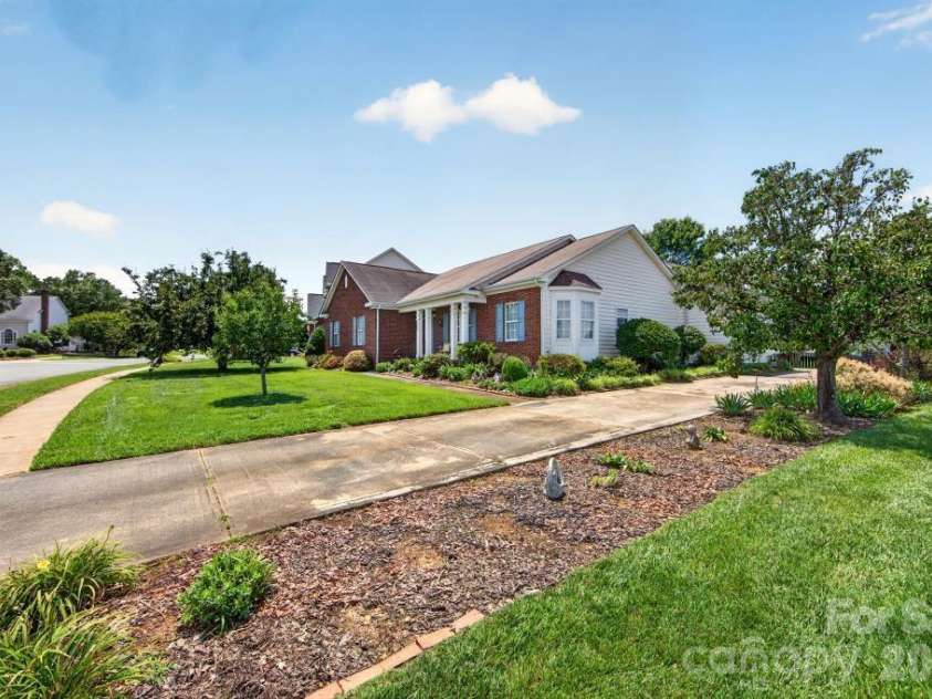 7716 Conifer Circle, Indian Trail, NC 28079.  MLS# CAR4389738, YatesRealty ID 32257. Back home to 7716 Connifer