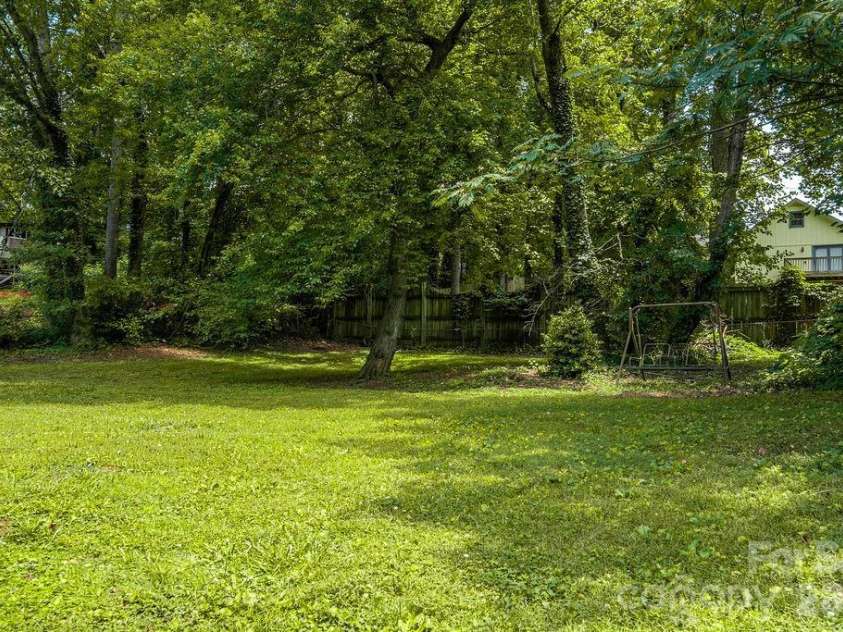 138 Oak Hill Drive, Forest City, NC 28043.  MLS# CAR4394630, YatesRealty ID 32258. 