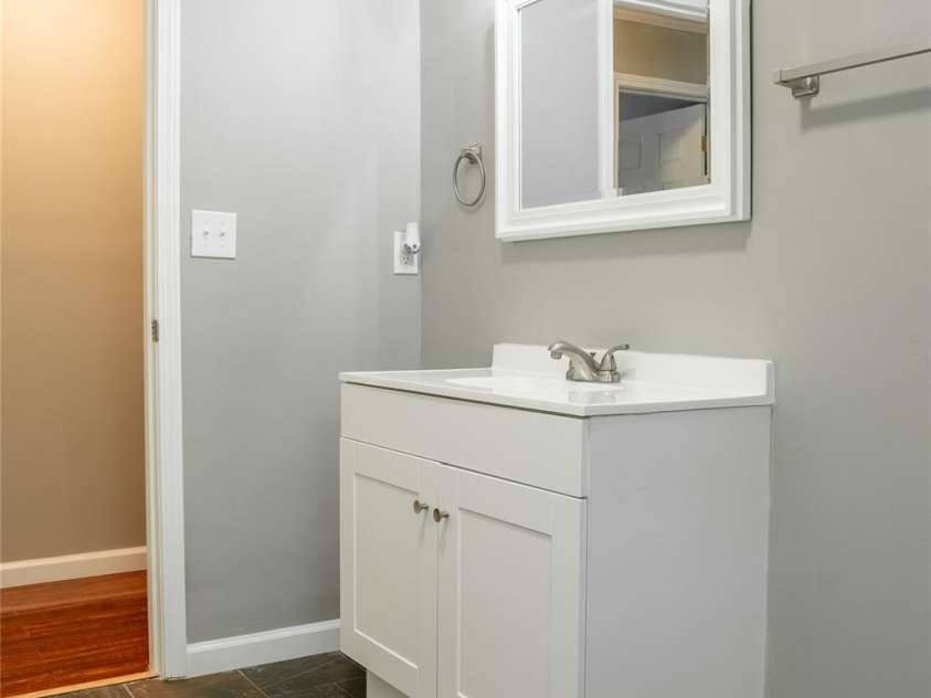 138 Oak Hill Drive, Forest City, NC 28043.  MLS# CAR4394630, YatesRealty ID 32258. Hall Bath