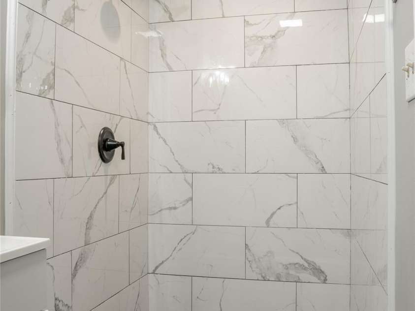 138 Oak Hill Drive, Forest City, NC 28043.  MLS# CAR4394630, YatesRealty ID 32258. Primary Bathroom