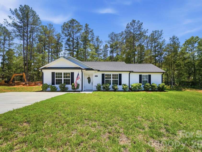 1217 Belmont Circle Drive, Lancaster, SC 29720.  MLS# CAR4387935, YatesRealty ID 32259. 
