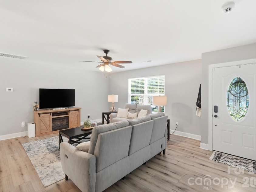 1217 Belmont Circle Drive, Lancaster, SC 29720.  MLS# CAR4387935, YatesRealty ID 32259. 