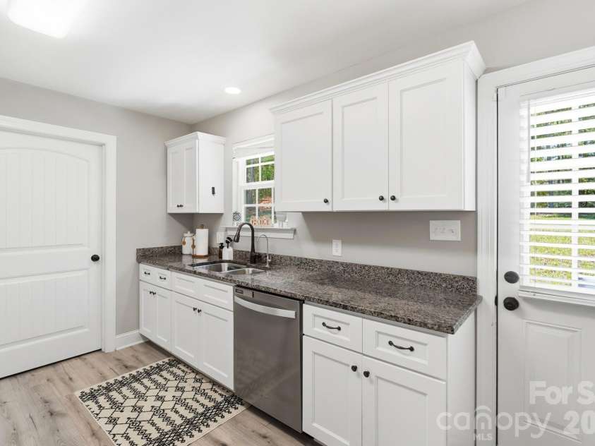 1217 Belmont Circle Drive, Lancaster, SC 29720.  MLS# CAR4387935, YatesRealty ID 32259. 