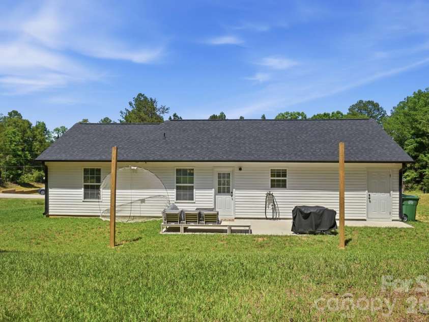 1217 Belmont Circle Drive, Lancaster, SC 29720.  MLS# CAR4387935, YatesRealty ID 32259. 