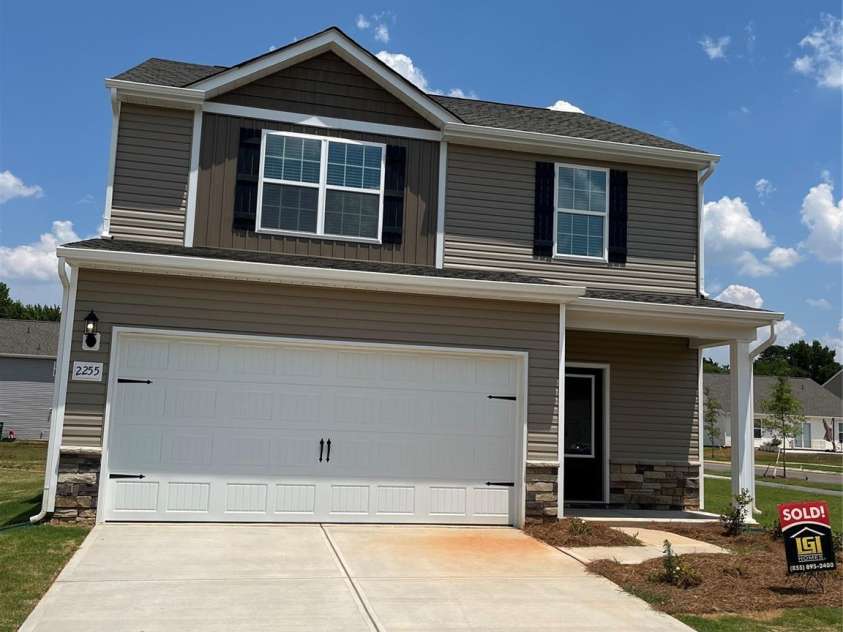 2255 Transatlantic Avenue, Charlotte, NC 28215.  MLS# CAR4213081, YatesRealty ID 3226. 