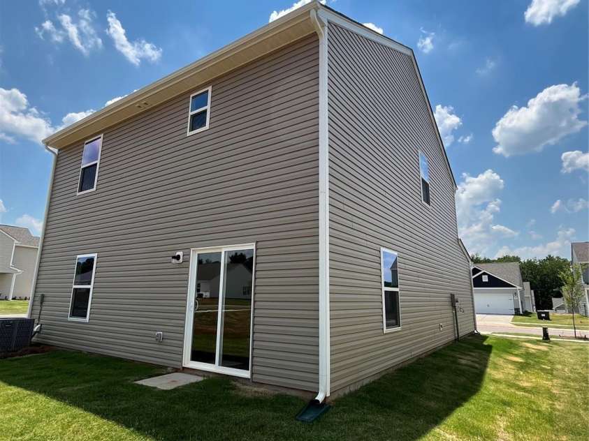 2255 Transatlantic Avenue, Charlotte, NC 28215.  MLS# CAR4213081, YatesRealty ID 3226. 