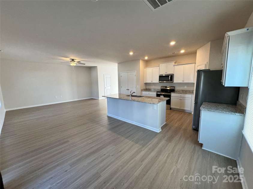 2255 Transatlantic Avenue, Charlotte, NC 28215.  MLS# CAR4213081, YatesRealty ID 3226. 