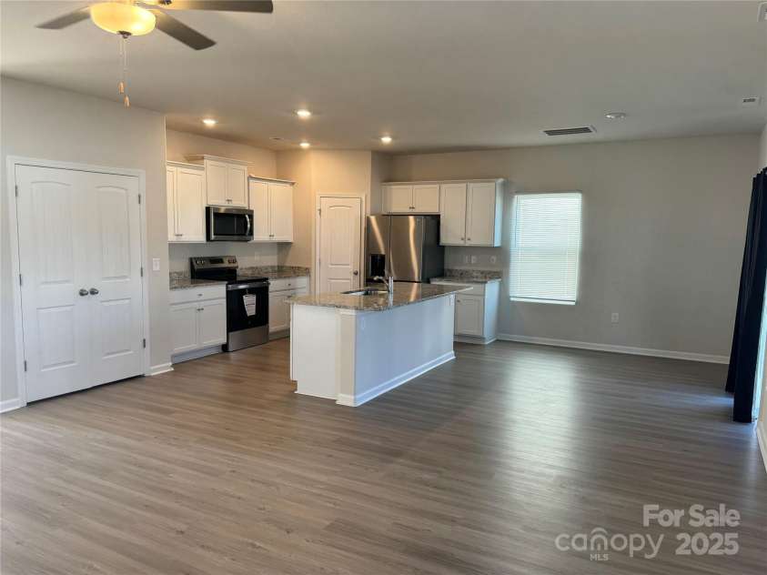 2255 Transatlantic Avenue, Charlotte, NC 28215.  MLS# CAR4213081, YatesRealty ID 3226. 